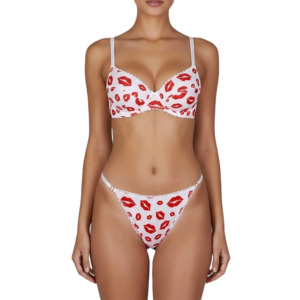 Asktensia'nın sevimli kalp desenli beyaz sütyen takımını keşfedin. Dekolte üstü ip detayları ve romantik string kesimiyle. Hızlı kargo ile hemen satın alın.